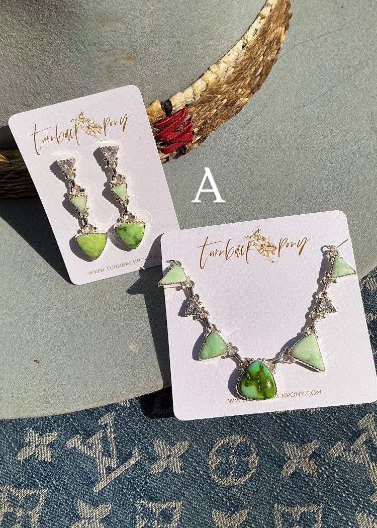 Once Upon A Time Set - Turnback Pony ™ - Necklace earring set