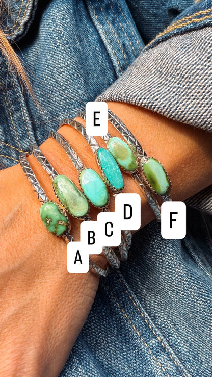 LV Dancing Halo Cuff - Turnback Pony ™ - Bracelets