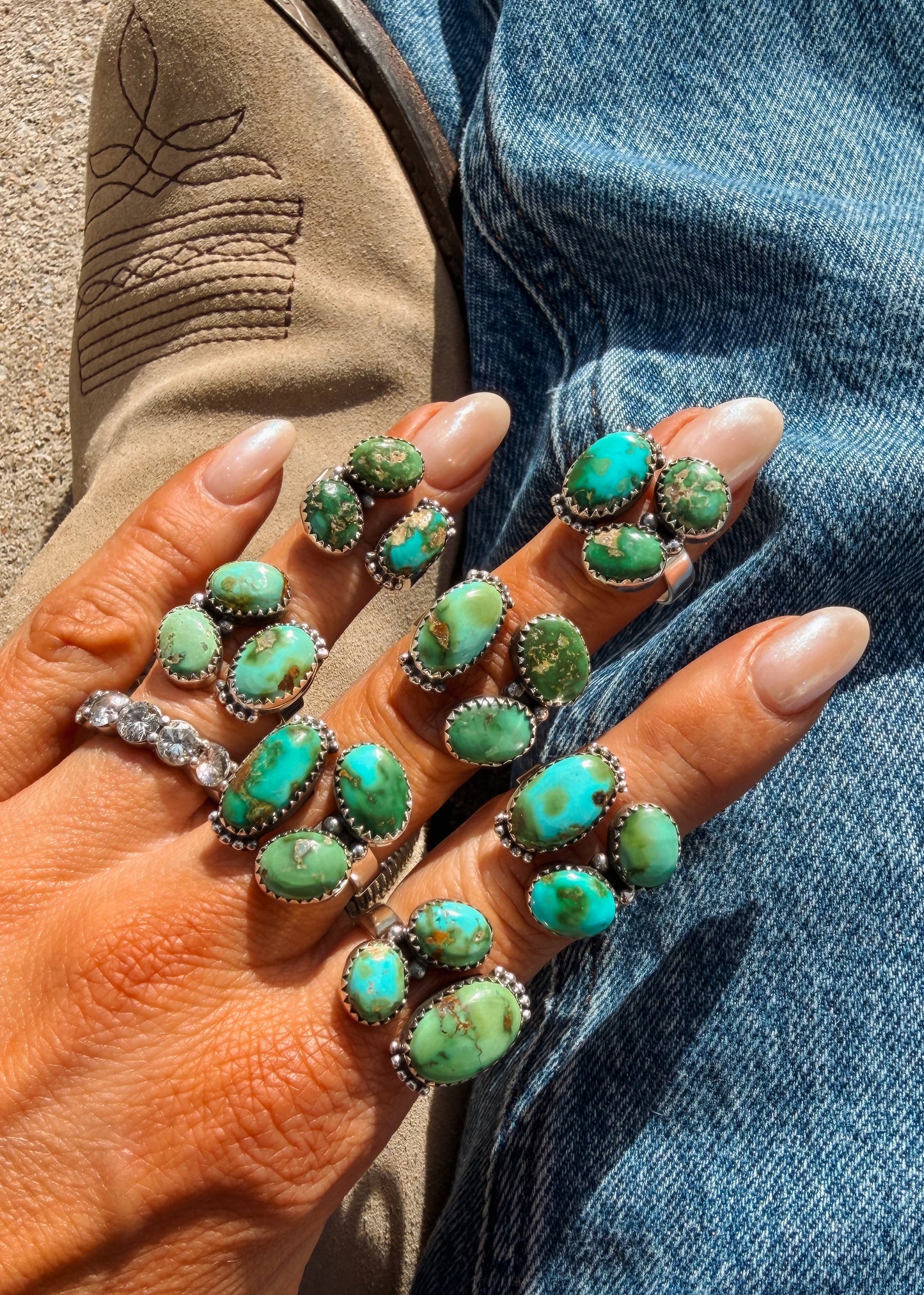 Aponi Adjustable Ring