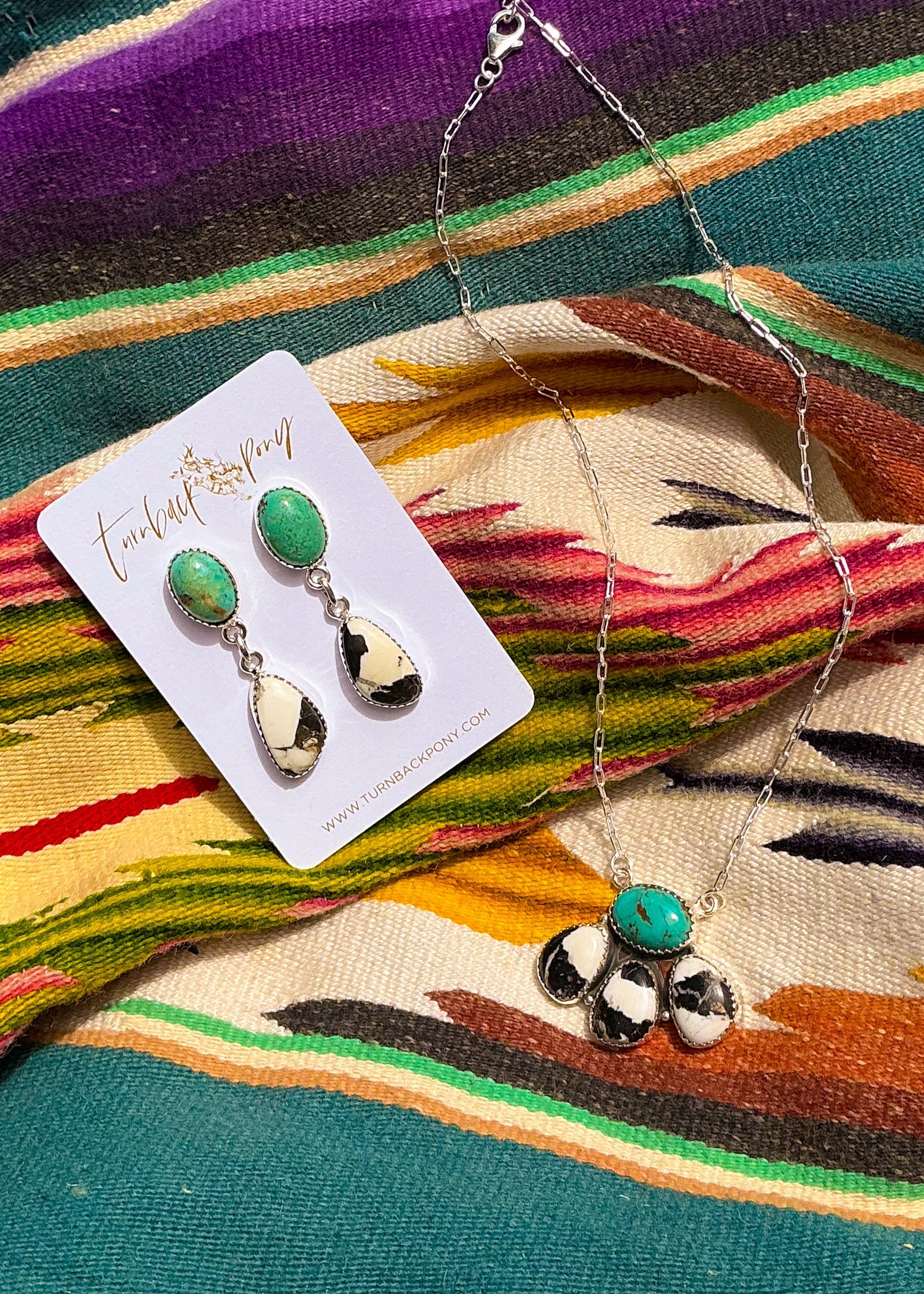Midnight Petal Set - Turnback Pony ™ - Necklace earring set